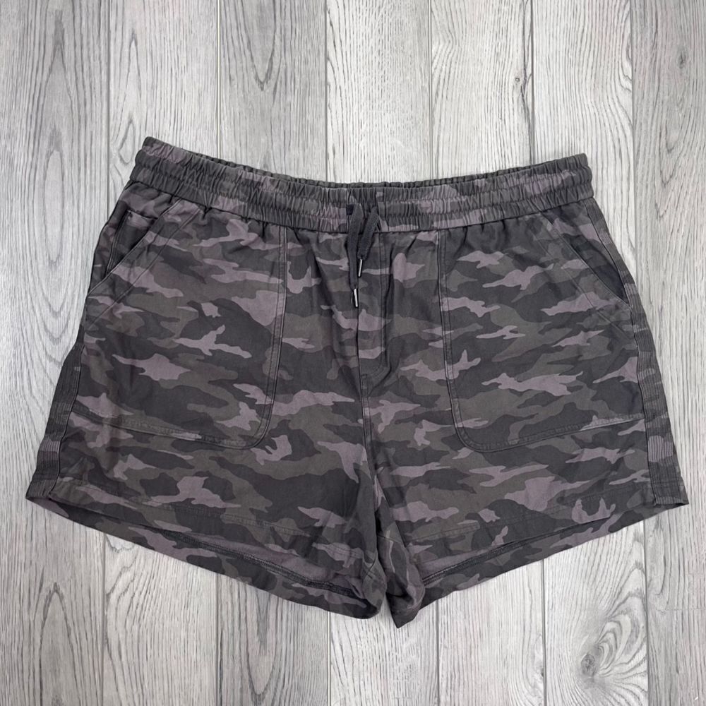 Athleta Camo Farallon Size 26 Cotton Lounge Athleisure Pull On High Rise Short